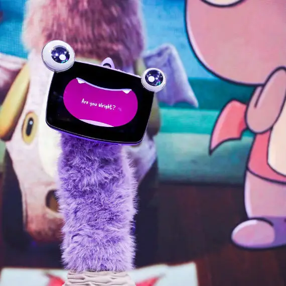 gallery-cyberpal-ai-robot-ollobot